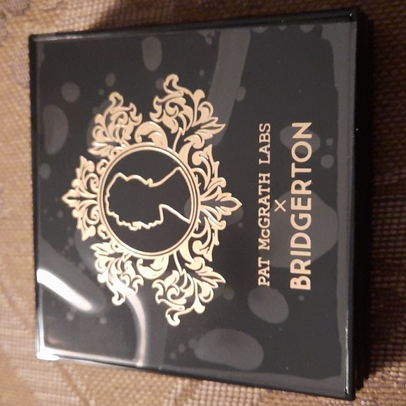 Bridgerton x Pat McGrath Labs Skin Fetish Sublime Skin Highlighter: XTREME GOLD - Picture 4 of 5